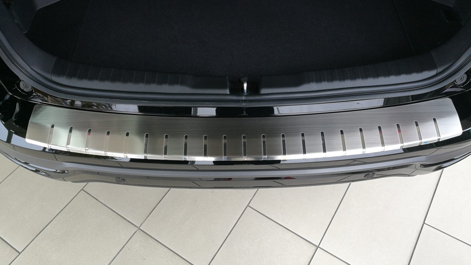 Alufrost Profilovaný prah kufra NEREZ - Honda CR-V IV FL 2015-2018 – Obrázok 2