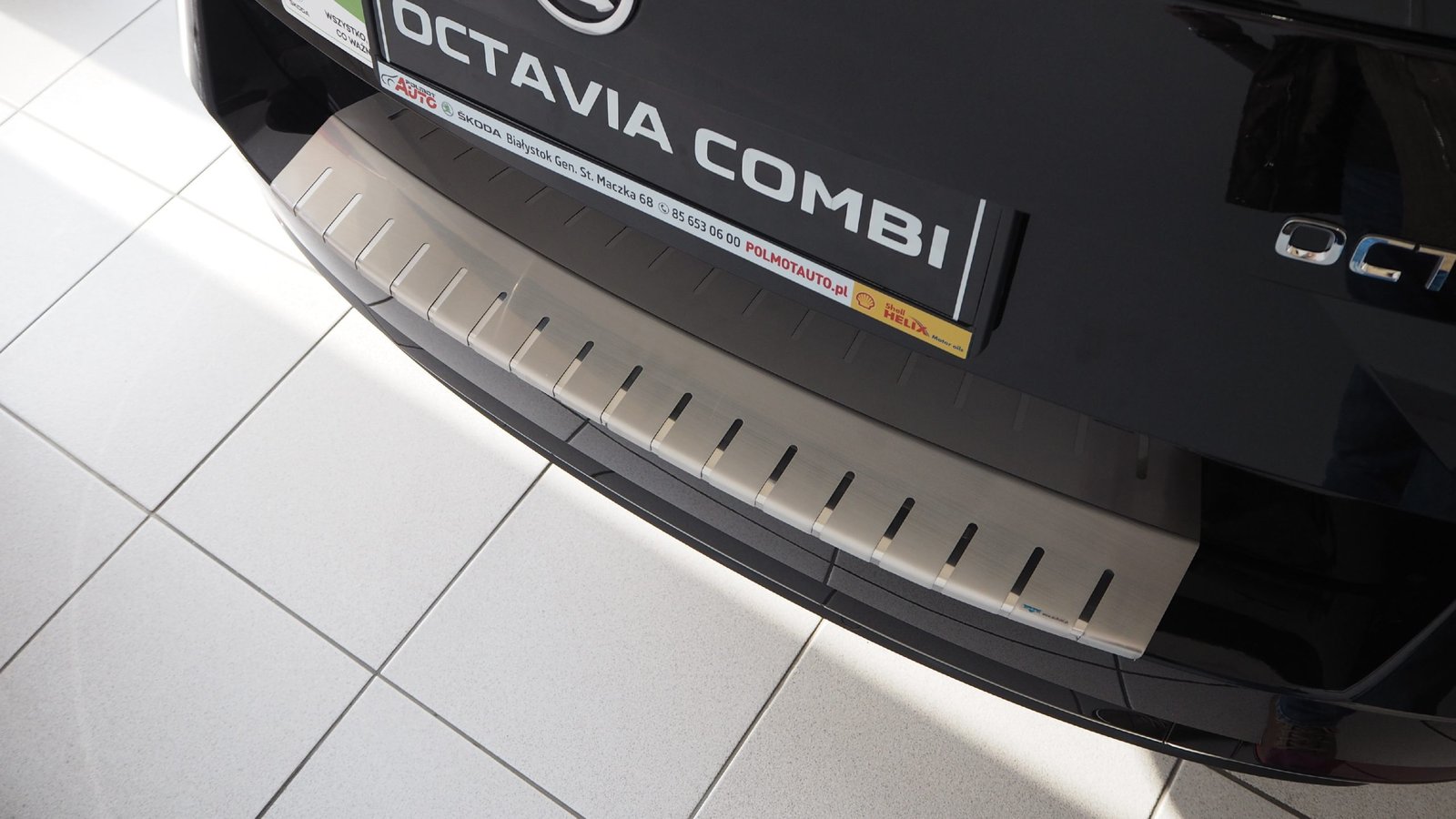 Alufrost Profilovaný prah kufra NEREZ - Škoda OCTAVIA III. KOMBI po Facelifte (delene svetla) 2016-2020 – Obrázok 2